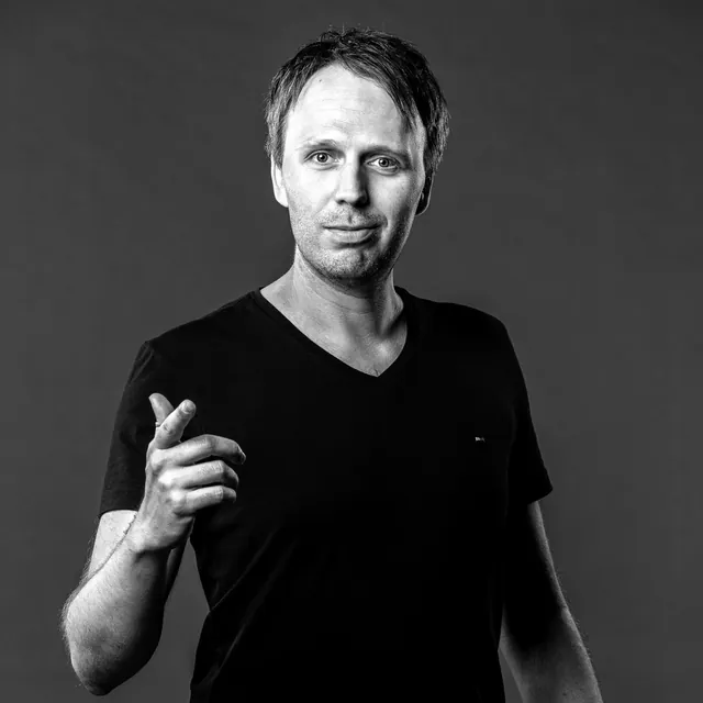 Porträt von DJ Nils Janssen, DJ für Aurich und Ostfriesland